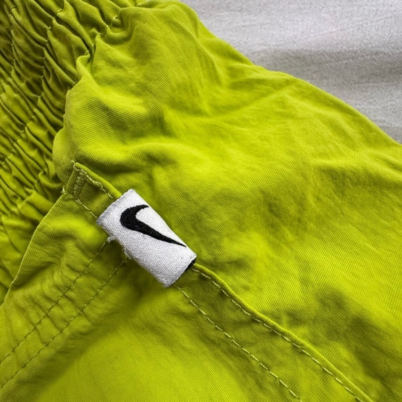 Nike Solid Icon 7" Volley Swim Shorts Neon Green Yellow NESSB635-312 Men L - Picture 4 of 5